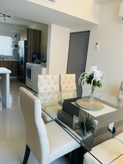 Privado, Zona segura y cercana a Puentes Internacionales y Consulado.