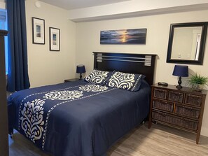 1 bedroom, desk, blackout drapes, iron/ironing board - Hot tub, Pet Friendly + Monthly Discounts! Trails Nearby!
 (Nanaimo)