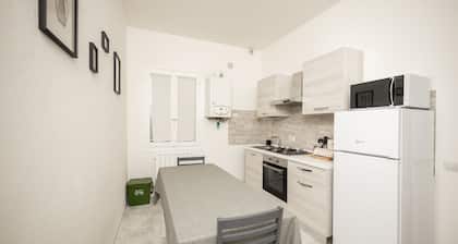 Ca' Pico Netflix, Wi-fi & Parking, Mirandola, IT