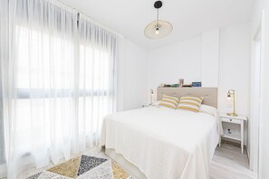 2 bedrooms, iron/ironing board, travel cot, free WiFi