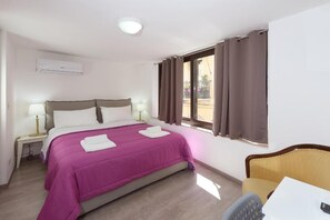 Habitación estándar doble, vistas a la ciudad | Wifi gratis