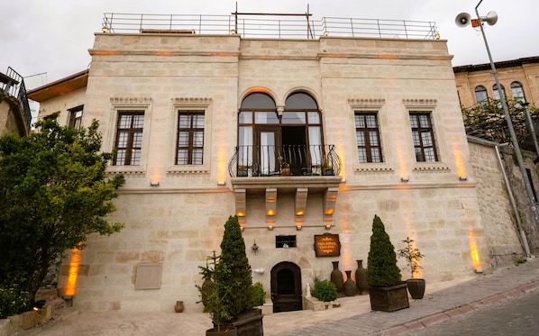 Front of property - Yesil Konak Cave Hotel (Ürgüp)