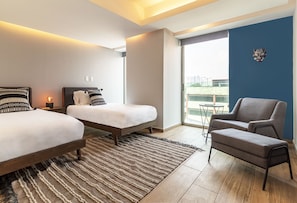 Appartement supérieur | Literie hypoallergénique, coffre-fort, décor unique, bureau