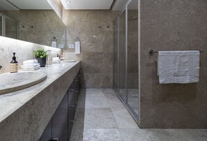 Superior Apartment | Bathroom - Casa Masaryk by Kukun (Mexico City)