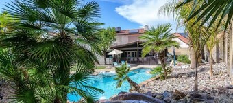 Nomad Gamer Pad- A Mountain Reserve Home w/ Pool, Spa, Esports Arena & Squat Gym