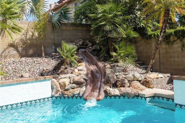 Outdoor pool, a heated pool