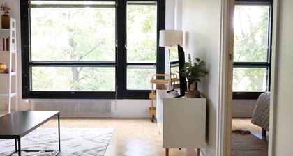 2ndhomes 2BR Center Apartment w Balcony