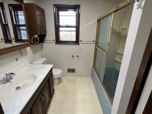 Bathtub