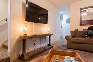 Televisión, videojuegos, libros, oficina