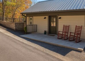 Exterior - Cozy Firefly Family Getaway - Lodge E (Gatlinburg)