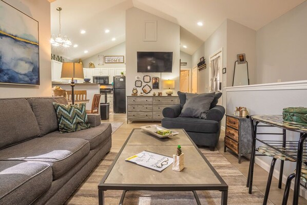 Televisión, videojuegos, libros, oficina