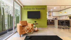 Apartemen Superior | Televisi
