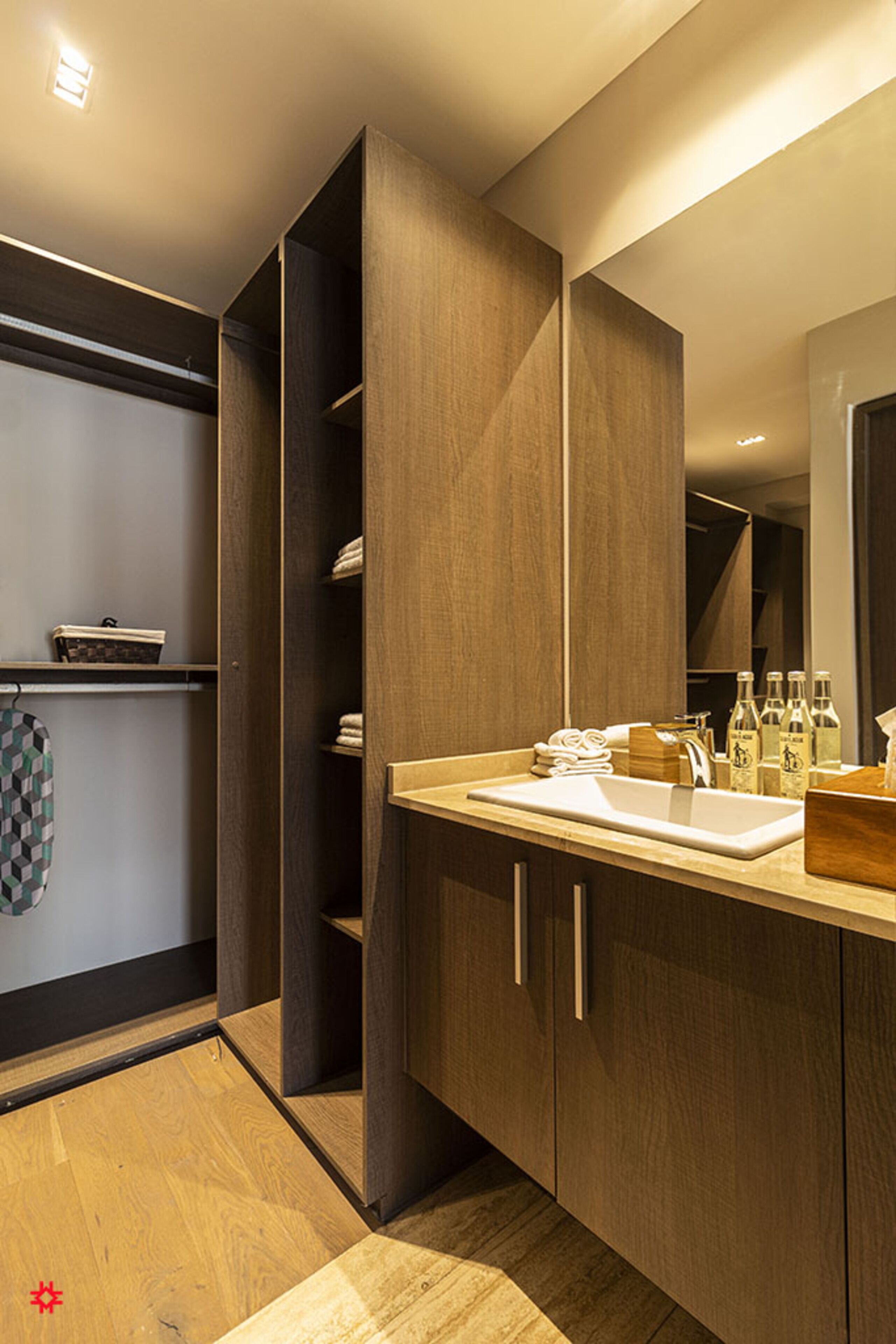 Departamento Deluxe | Baño | Regadera, regadera tipo lluvia, amenidades de baño de diseñador 