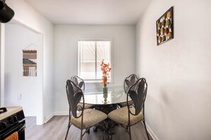 Dining - Misha’s HunnCottage (Yuba City)