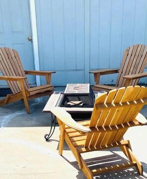 Terrace/patio - Misha’s HunnCottage (Yuba City)