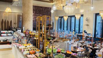Daily buffet breakfast for a fee