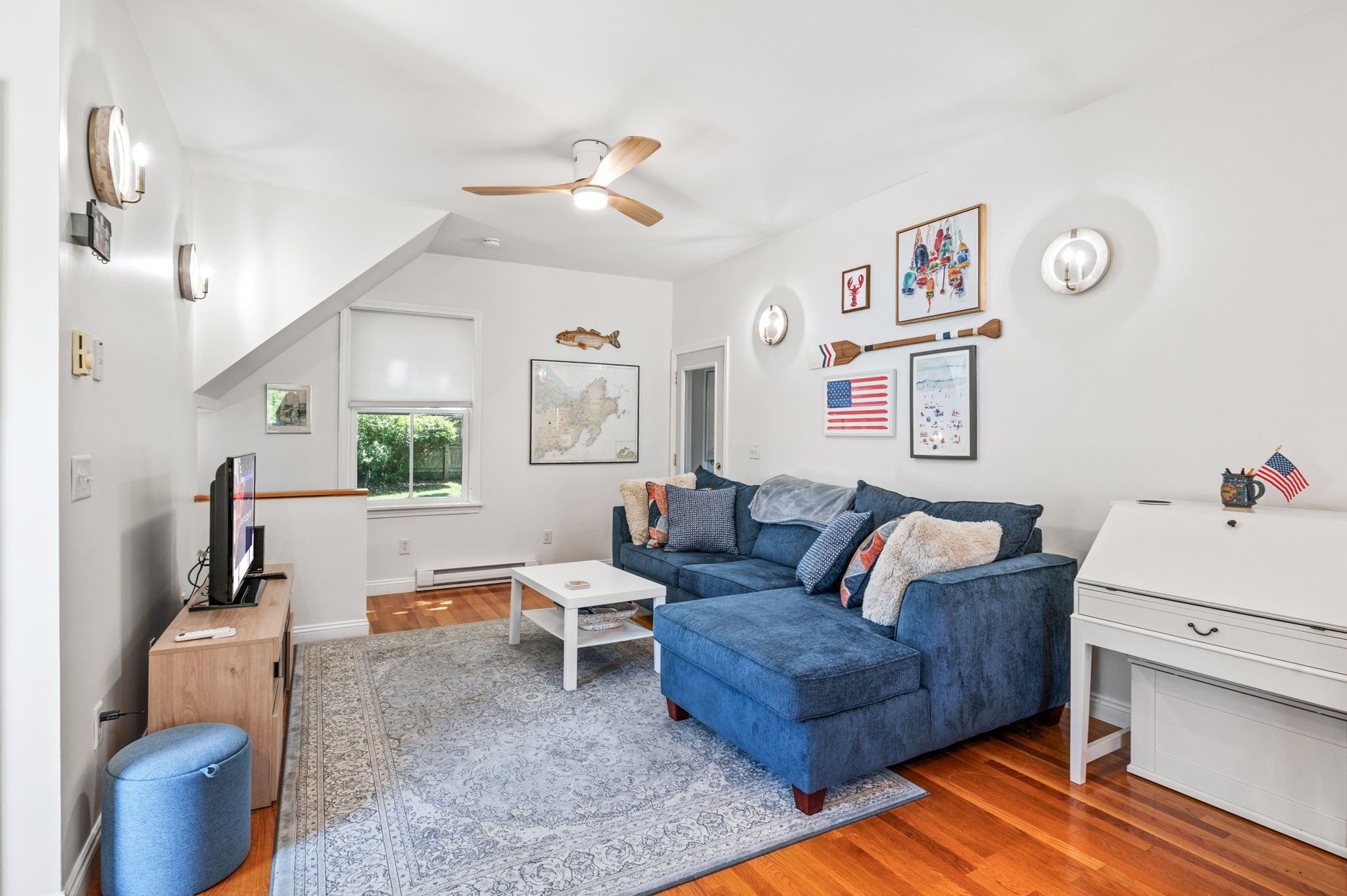 Smart-TV, Bücher, Computerbildschirme