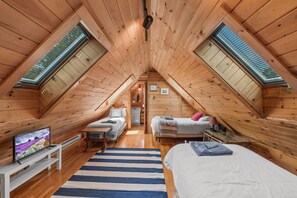 2 bedrooms, desk, iron/ironing board, free WiFi
