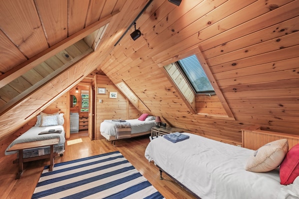 3 chambres, bureau, fer et planche à repasser, accès au Wi-Fi (inclus)