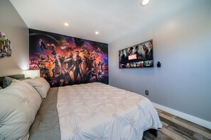 3 bedrooms, premium bedding, desk, iron/ironing board