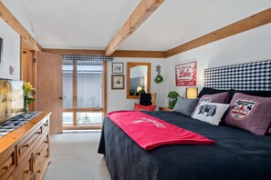 2 dormitorios, tabla de planchar con plancha, wifi y ropa de cama