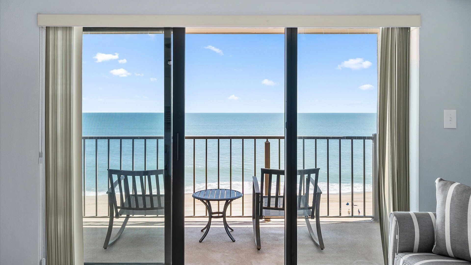 🏖️ NEW! Direct Oceanfront Condo - Pool and Jacuzzi🏖️
