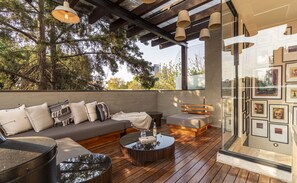 Premium Apartment | Balcony