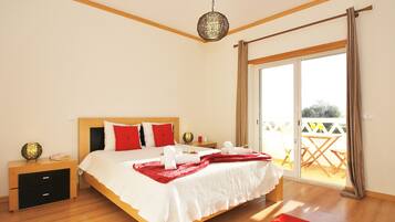 2 slaapkamers, een kluis op de kamer, een strijkplank/strijkijzer