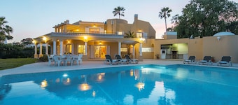 Spacious Family Villa with Pool in Vale do Lobo