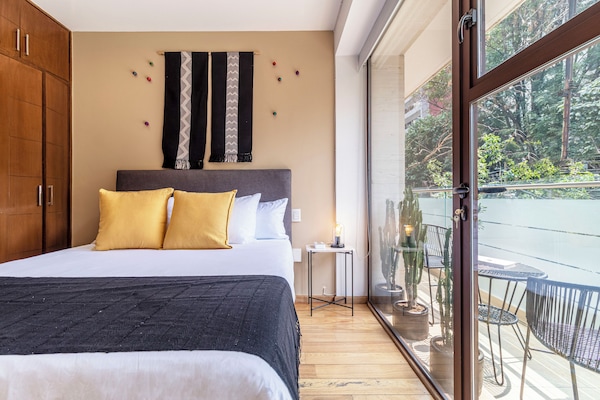 3 quartos, cofres nos quartos, individualmente decorados, escrivaninha