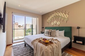 Deluxe Apartment | 3 bedrooms, in-room safe, individually decorated, desk - Casa Arquímedes by Kukun (Mexico City)