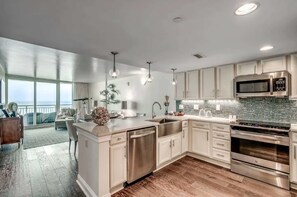Fridge, microwave, oven, stovetop - Luxury Oceanfront 3 Bedroom at Sandy Beach (Myrtle Beach)