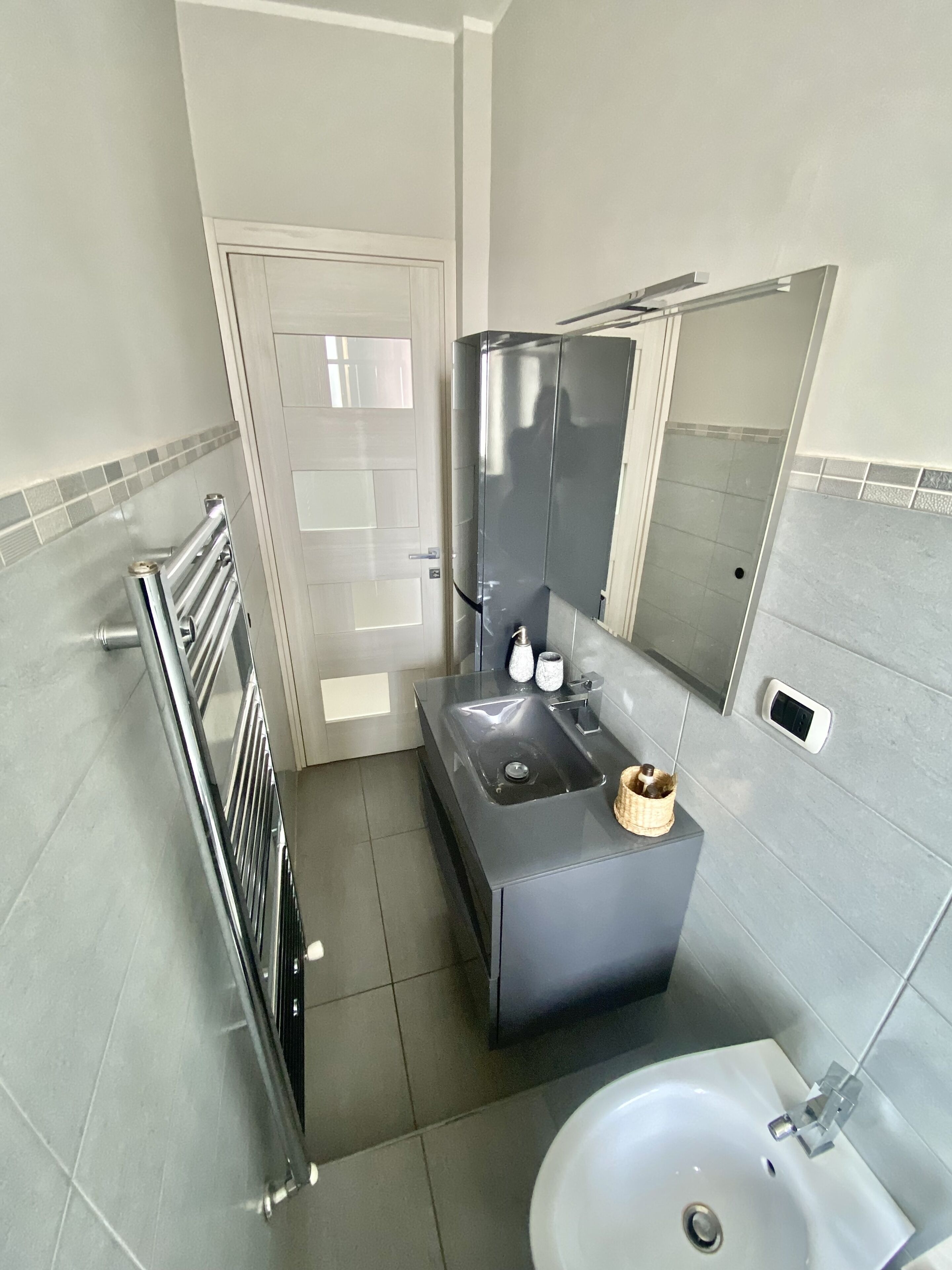 淋浴设施、吹风机、毛巾、肥皂