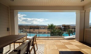 تناول الطعام بالخارج