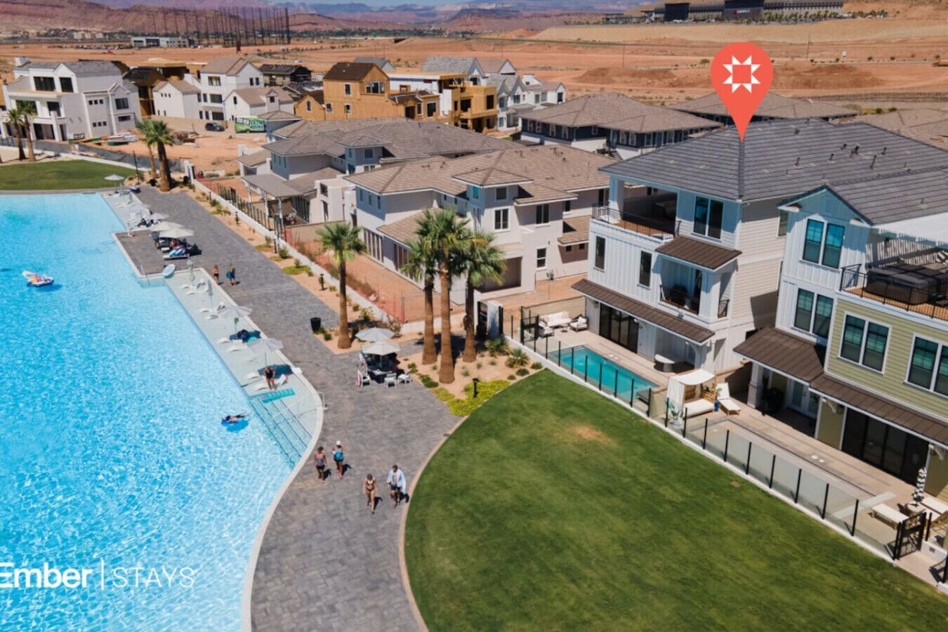 حمّام سباحة مُدفَّأ