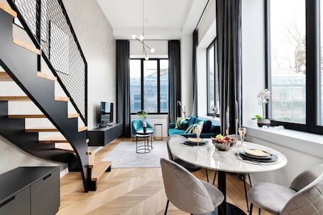 1 habitación, decoración personalizada y muebles diferentes