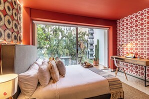 Junior Studio | Hypo-allergenic bedding, in-room safe, individually decorated