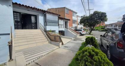 Wonderful House so close to the Mall Unicentro