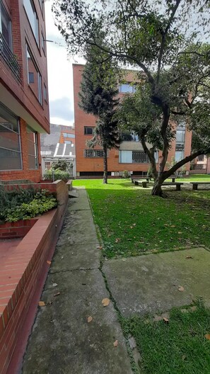 Property grounds - Wonderful House so close to the Mall Unicentro (Bogotá)