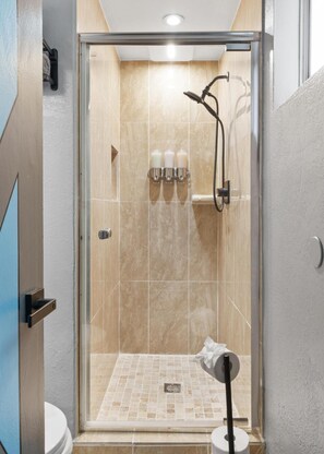Shower, hair dryer, towels, soap - ★ Galactic Dream: Arcade, Theater, Minigolf, & more! ★ (Stanton)