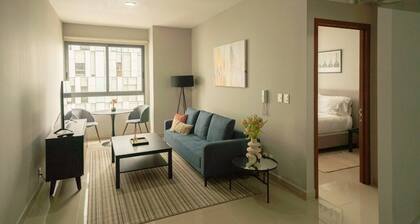 1BR|1BA Apartment W/ pool, gym, high speed WiFi