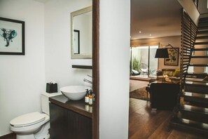 Interior - This condominium is a 2 bedroom(s), 2.5 bathrooms, located in Ciudad de México, Ciudad de México. (Ciudad de México)