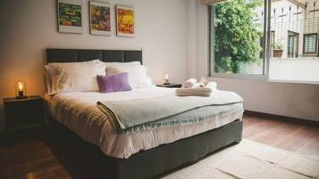 2 bedrooms, desk, iron/ironing board, travel cot