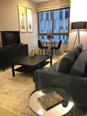 Smart TV, reproductor de DVD y oficina 