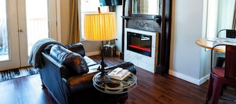 Whippoorwill Treehouse - Starlight Haven