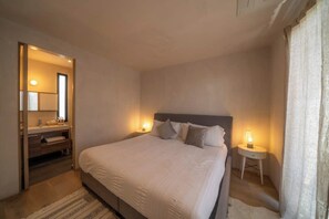 2 室のベッドルーム、アイロン / アイロン台、旅行用ベビーベッド、WiFi (無料)