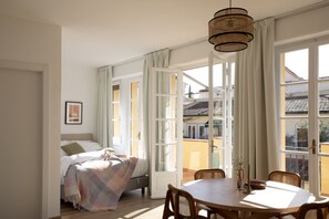 Estúdio premium | Espaço de trabalho para notebook, Wi-Fi de cortesia, roupa de cama