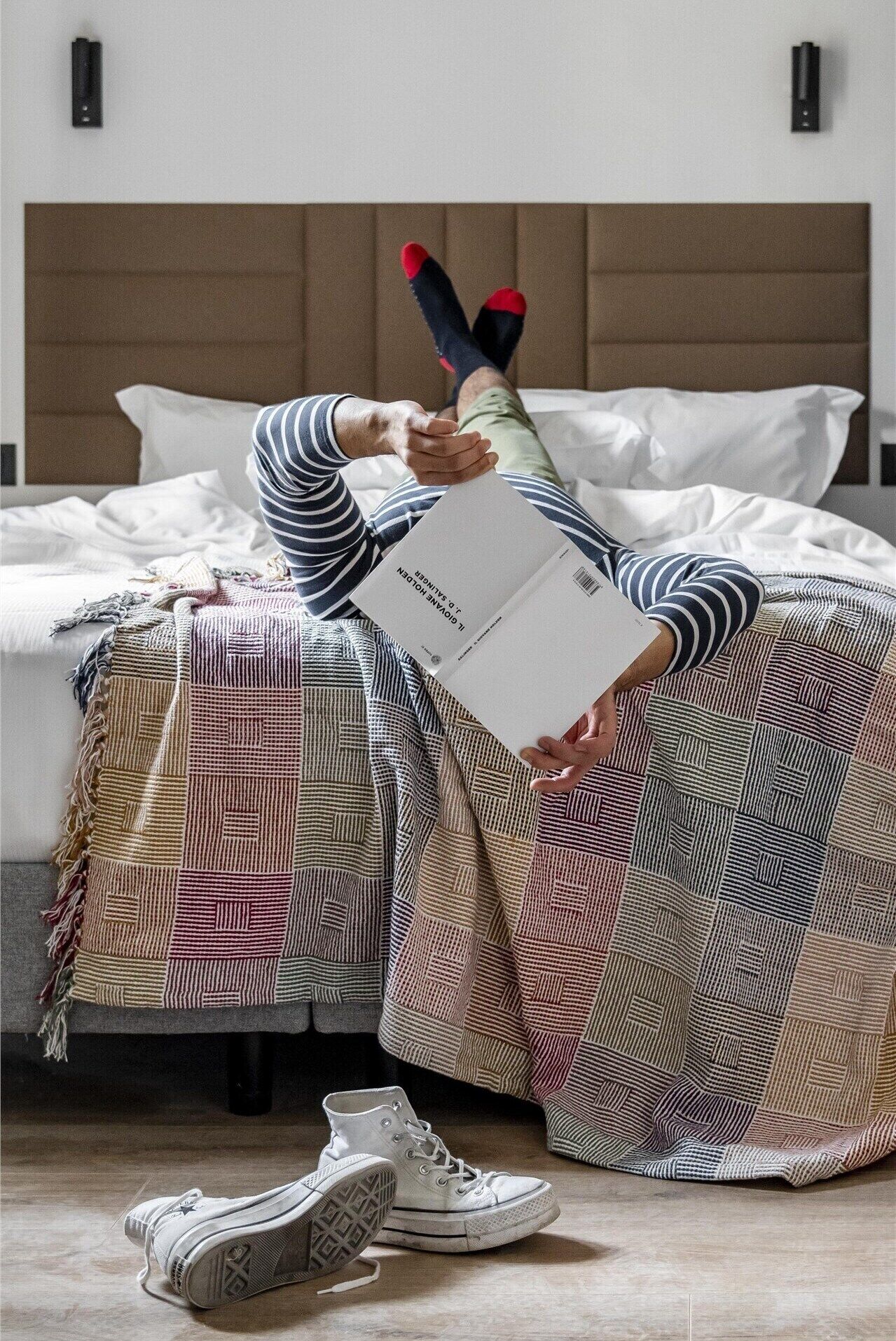 Espacio para trabajar con laptop, wifi gratis y ropa de cama 