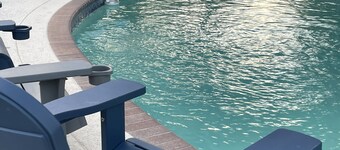 Casa Victoria-Coffee Bar, Pool, Privacy fenced, 3/2 bath, Kid's PlayRm, Shopping
