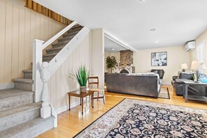 Télévision, cheminée